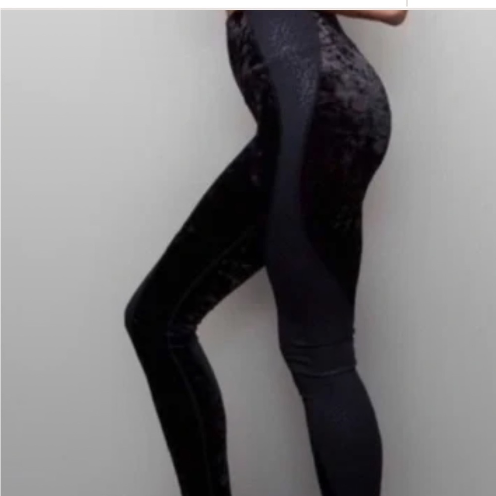 Good American Velvet/Leopard Legging Black